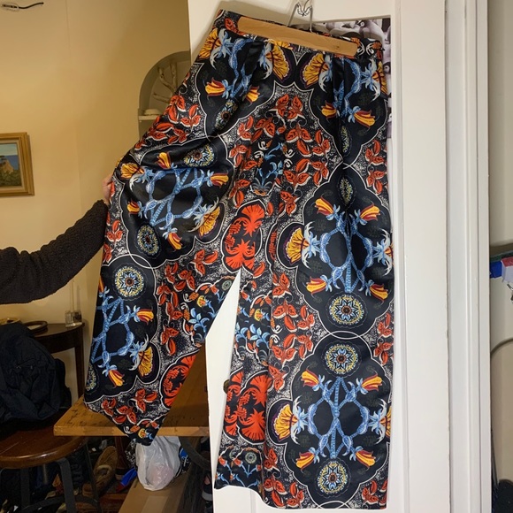 Alice+Olivia Printed Duchesse Satin Wide-Leg Pants - Picture 13 of 13